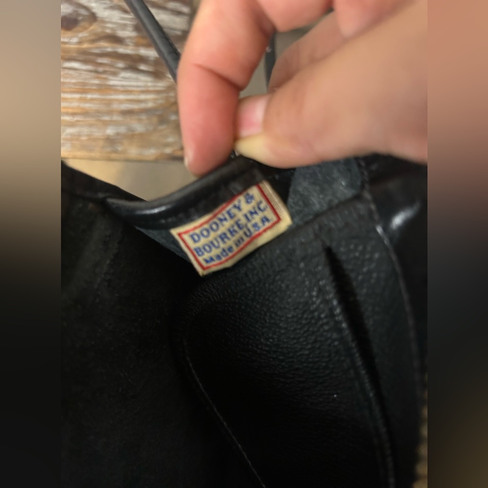 Vintage Dooney & Bourke mini crossbody - Picture 6 of 6